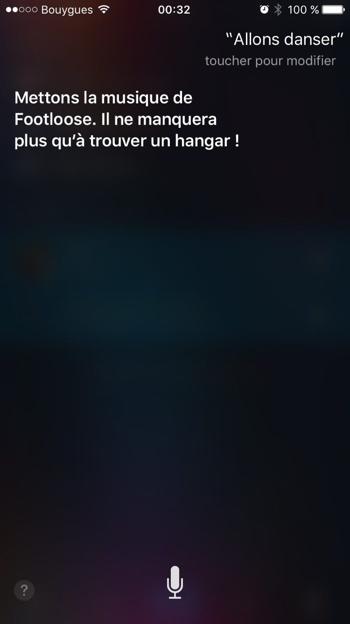 Capture Siri 2015 : question « Allons danser », reponse « Mettons la musique de Footloose. Il ne manquera plus qu'à tr… »